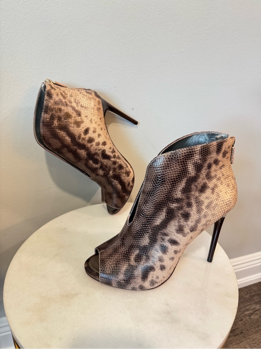 BCBGMaxAzria Brown Snake-Print Peep Toe Stiletto Booties Sz 9
